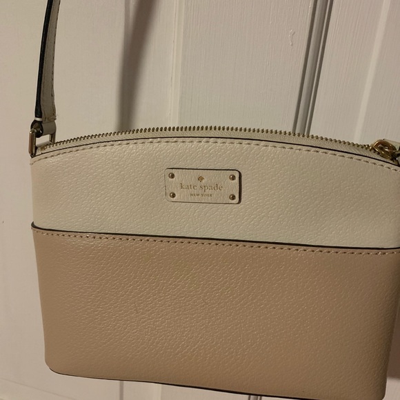 kate spade Handbags - Kate Spade Crossbody